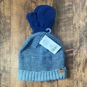 Carter's NWT Blue Knit Pom-Pom Hat & Gloves Set